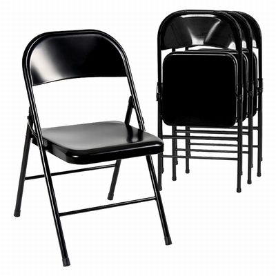 O metal empilhável comercial dobra acima cadeiras para o branco preto vermelho do piquenique
