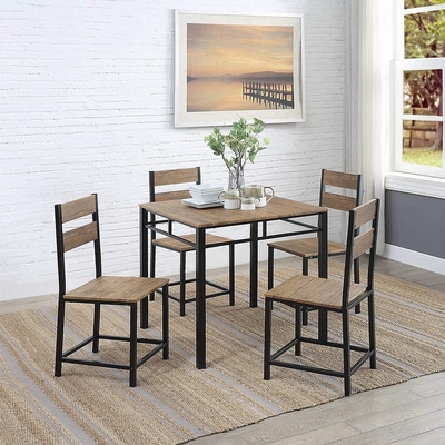 O PVC revestiu as cadeiras de jantar modernas ajustadas da tabela quadrada de 4 cozinhas