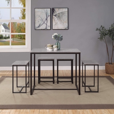 A mesa de jantar e a cadeira personalizadas do pinho 5pc ajustaram o revestimento lustroso