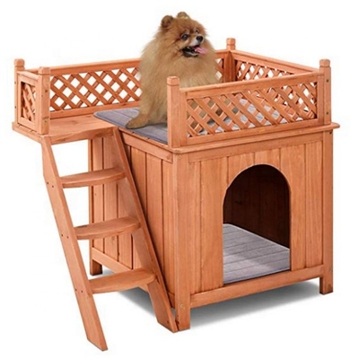 Abrigo de madeira da casa do animal de estimação do cão de cachorrinho com o exterior interno do balcão das escadas